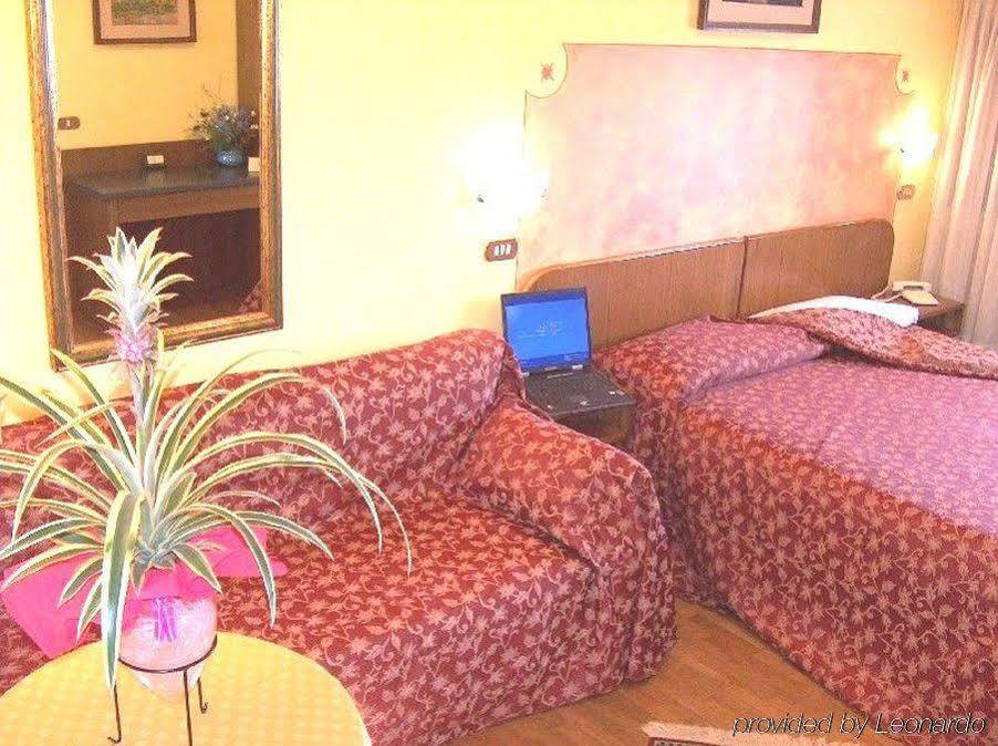 Ai Ronchi Motor Hotel بريشا الغرفة الصورة