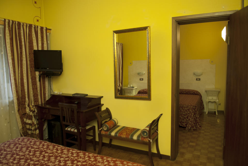 Ai Ronchi Motor Hotel بريشا الغرفة الصورة